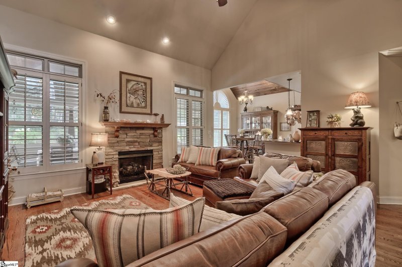 Property image 3 at 14 Windswept Knoll Drive, Taylors, SC 29687-0000