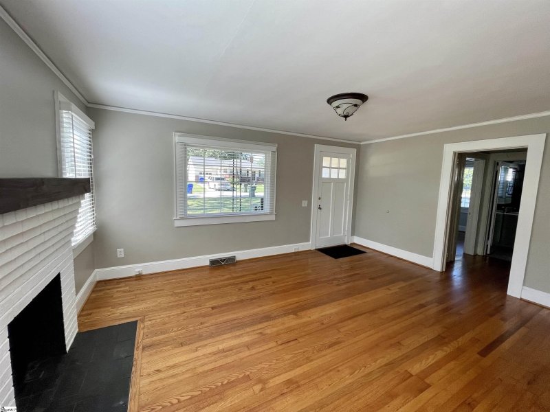 Property image 5 at 26 Simmons Avenue, Greenville, SC 29607