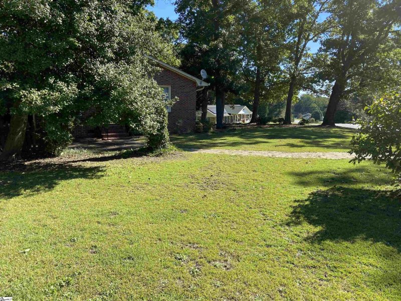 Property image 5 at 700 Confederate Circle, Taylors, SC 29687