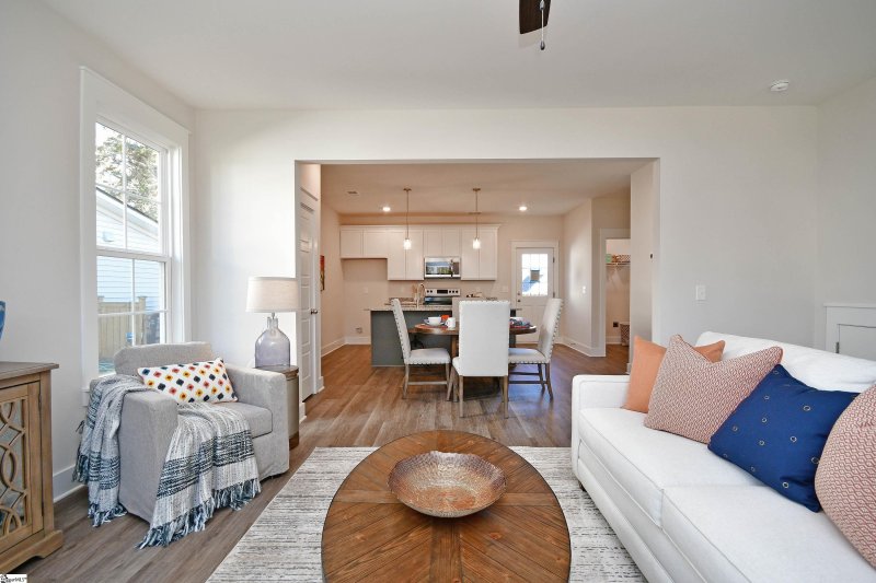 Property image 4 at 24 Arrington Avenue, Greenville, SC 29617