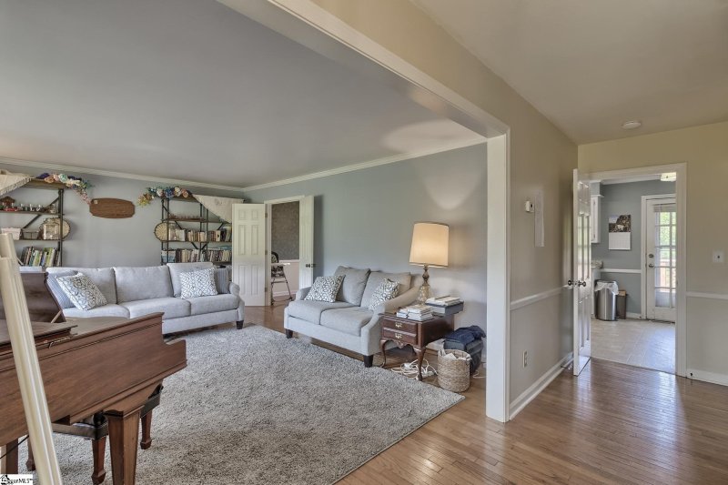 Property image 3 at 9 Setfair Lane, Greenville, SC 29615