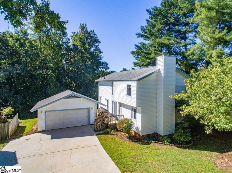 1721 Winding Way