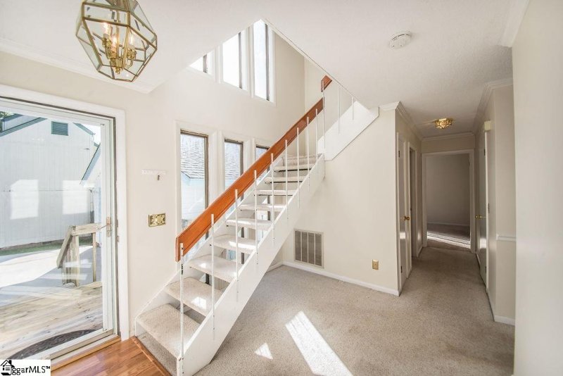 Property image 3 at 1721 Winding Way, Taylors, SC 29687
