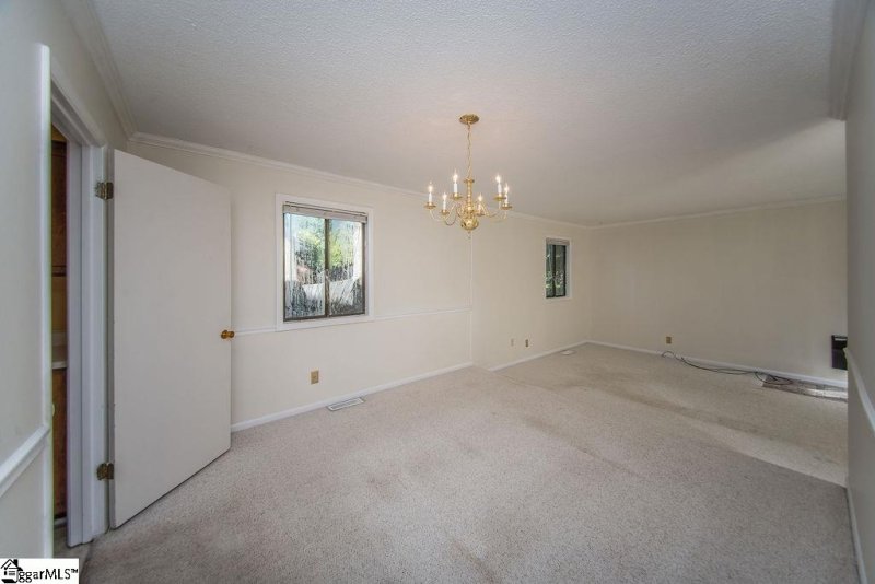 Property image 5 at 1721 Winding Way, Taylors, SC 29687