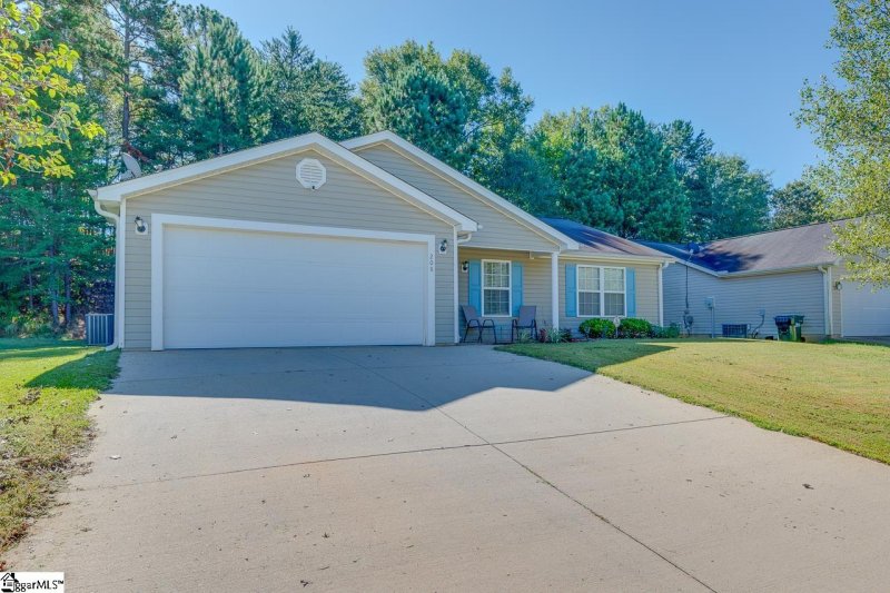 Property image 3 at 208 Yukon Drive, Greenville, SC 29605