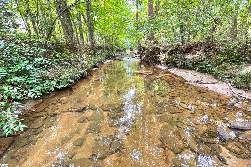 Property image 2 at 535 Meadowsweet Lane, Greenville, SC 29615