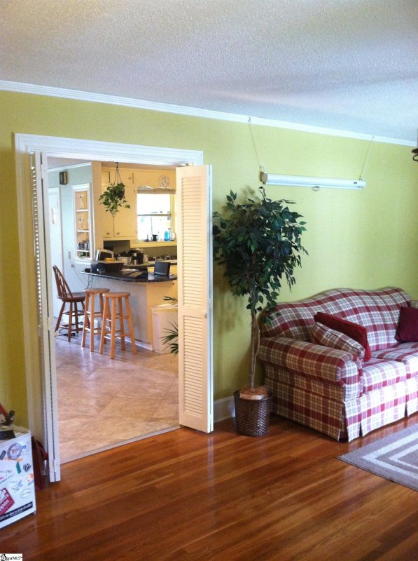 Property image 4 at 204 Ridgecrest Drive, Greenville, SC 29609