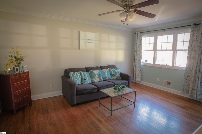 Property image 3 at 2 Thornwood Drive, Taylors, SC 29687