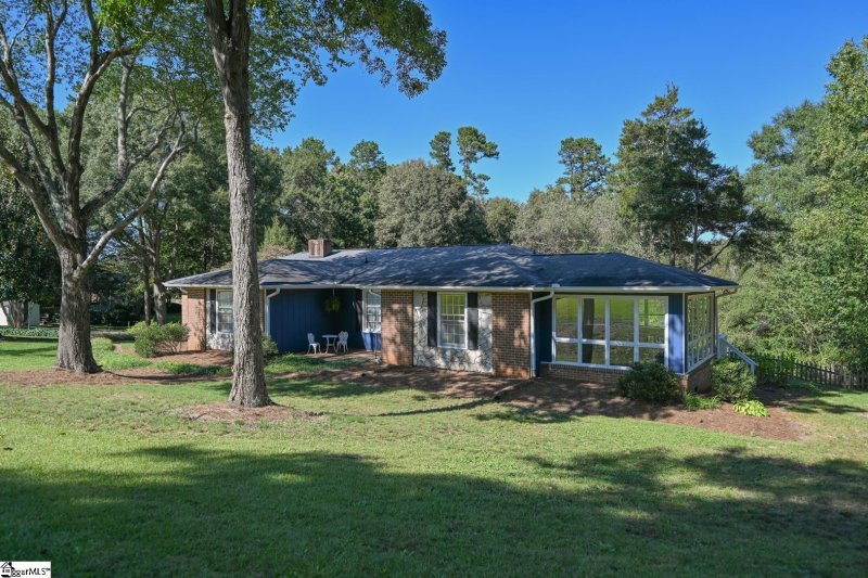 Property image 3 at 208 Johnson Road, Greer, SC 29651