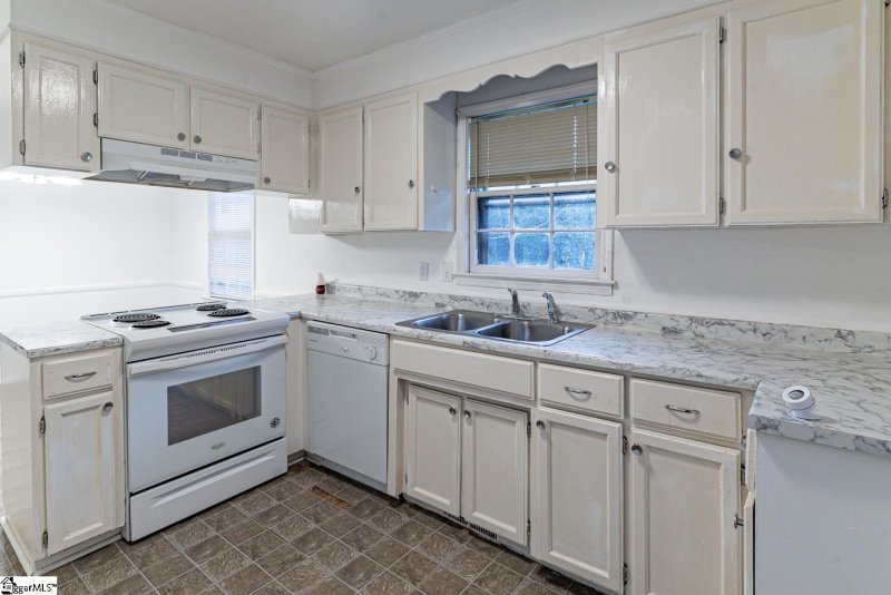 Property image 4 at 305 Brookmere Road, Simpsonville, SC 29681