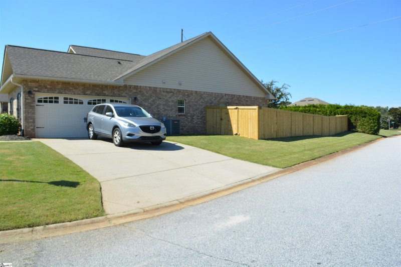 Property image 5 at 2 Sampit Drive, Simpsonville, SC 29681