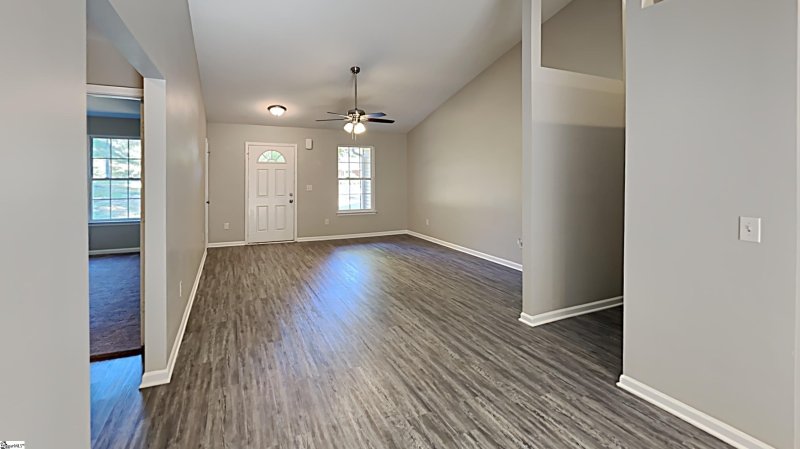 Property image 3 at 2 Lakeside Drive, Taylors, SC 29687