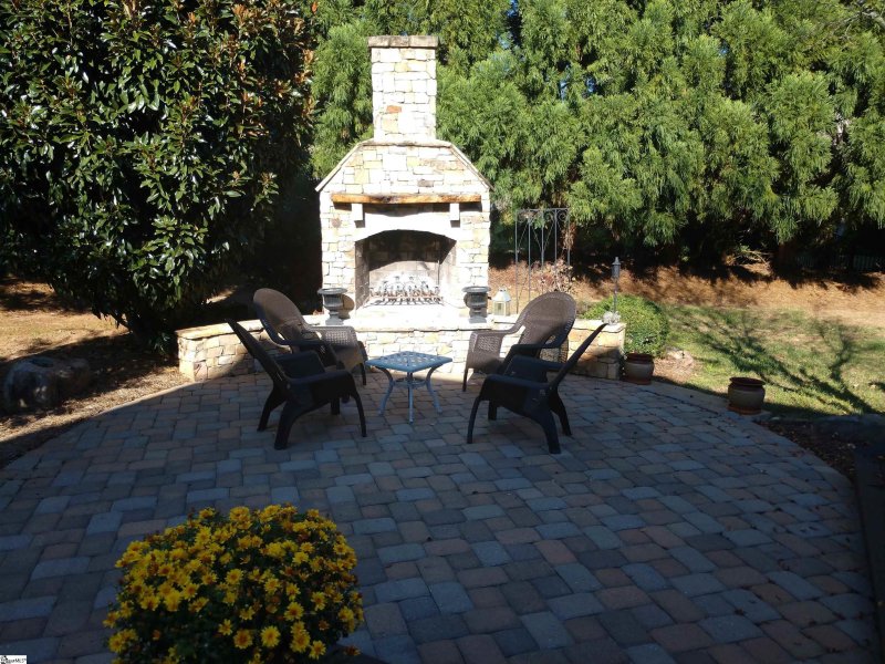 Property image 4 at 19 London Court, Greer, SC 29650