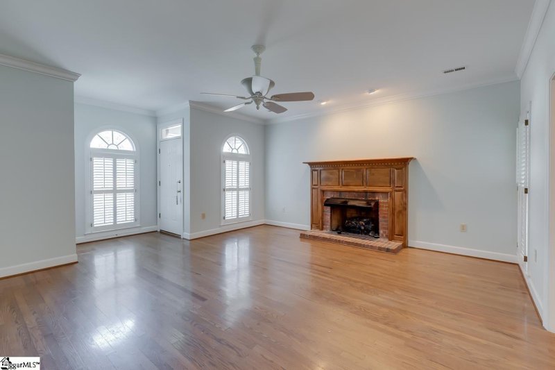 Property image 4 at 10 Greenview Drive, Greenville, SC 29609-1968