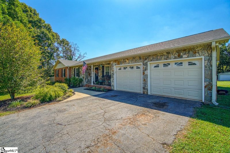 Property image 3 at 111 Ridgewood Drive, Inman, SC 29349