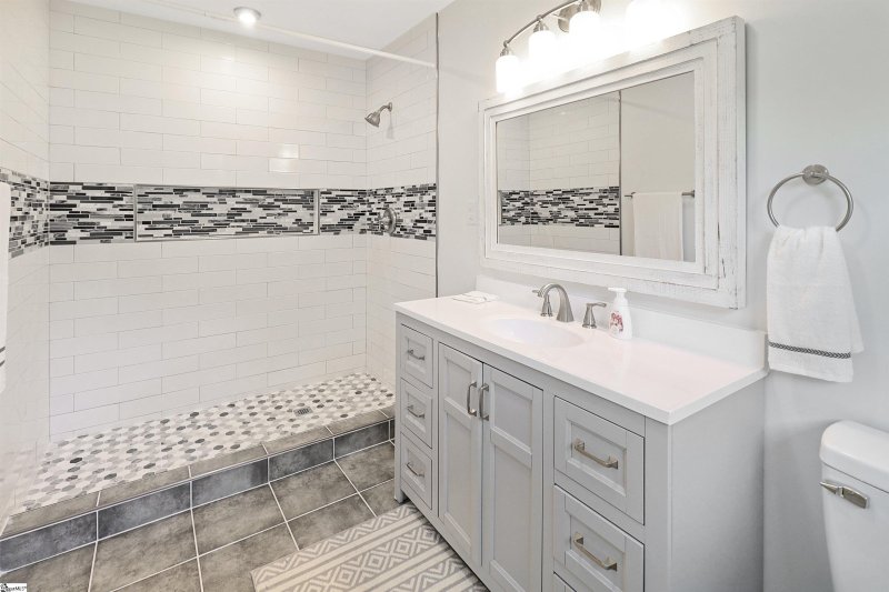 Property image 3 at 305 N Orchard Drive, Taylors, SC 29687