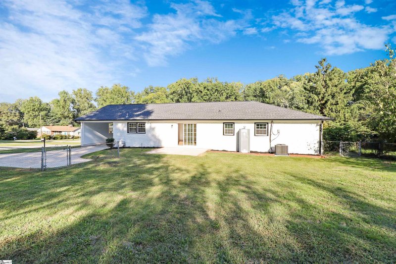 Property image 4 at 305 N Orchard Drive, Taylors, SC 29687