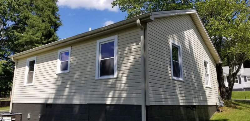 Property image 3 at 104 Roper Street, Easley, SC 29640