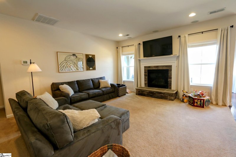 Property image 4 at 417 Fieldsview Lane, Simpsonville, SC 29681