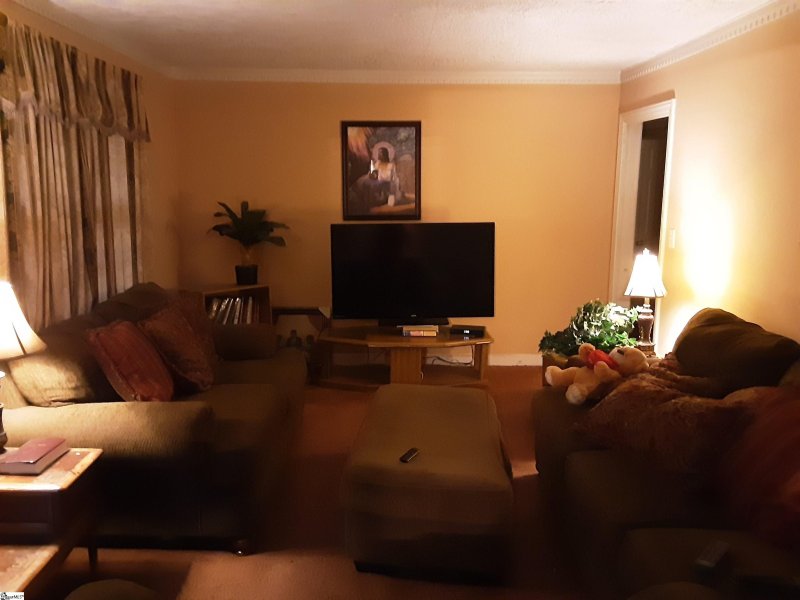 Property image 4 at 9 June Lane, Greenville, SC 29605