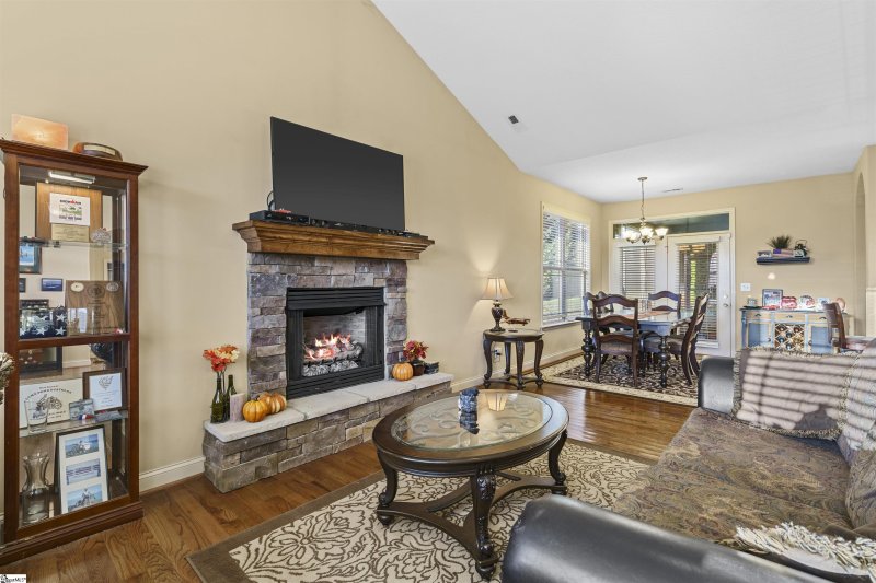 Property image 3 at 408 Tineke Way, Travelers Rest, SC 29690