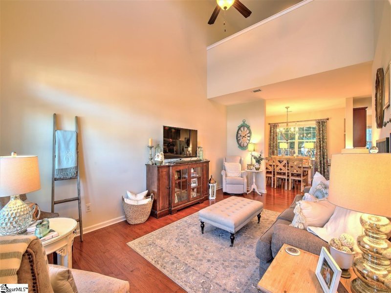 Property image 2 at 5 Hickory Cove Lane, Simpsonville, SC 29681