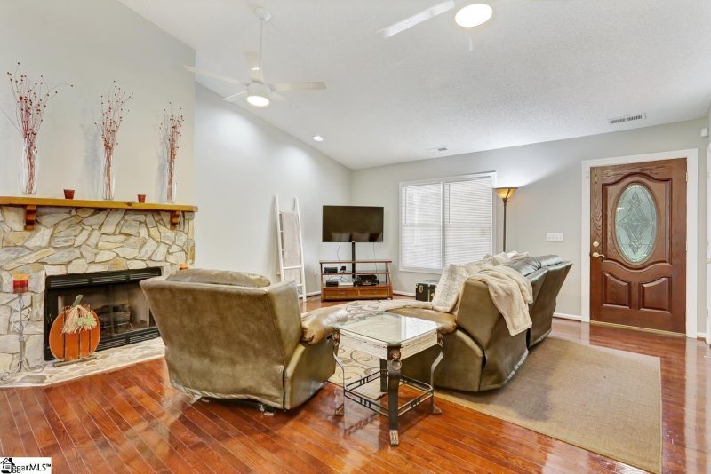 Property image 5 at 111 Sheffield Road, Greer, SC 29651
