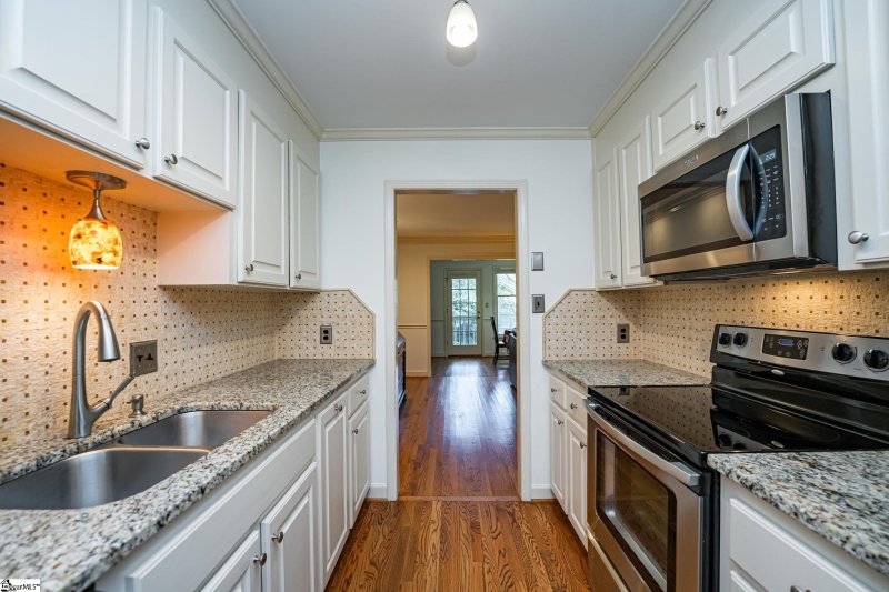 Property image 5 at 102 McDaniel Greene, Greenville, SC 29601