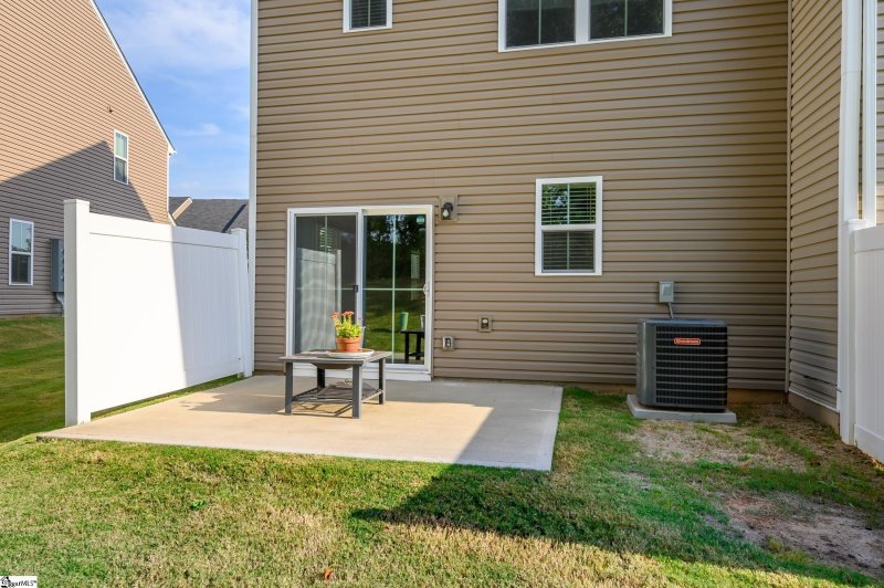 Property image 3 at 19 Country Dale Drive, Greer, SC 29650