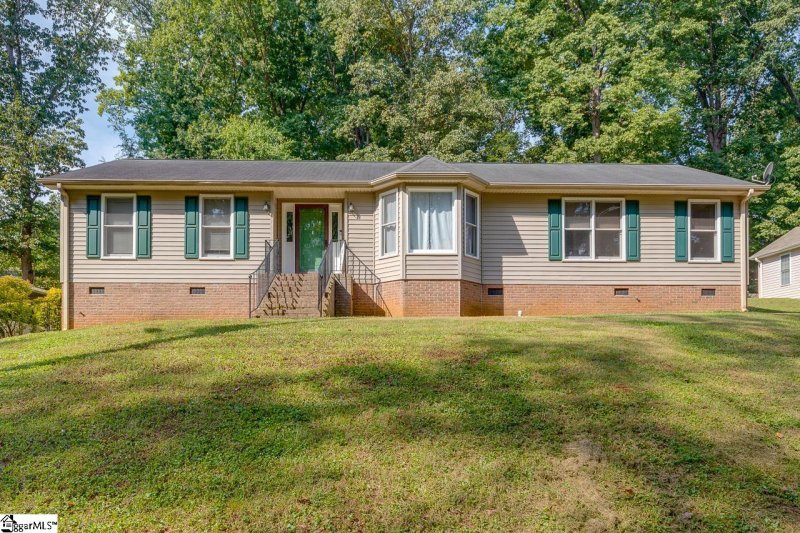29 E Castle Drive