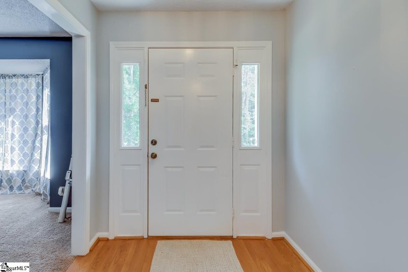 Property image 3 at 29 E Castle Drive, Greenville, SC 29605