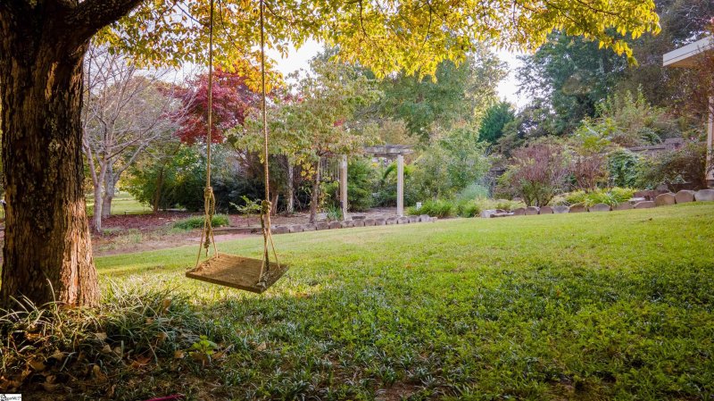 Property image 5 at 6 Thames Drive, Taylors, SC 29687