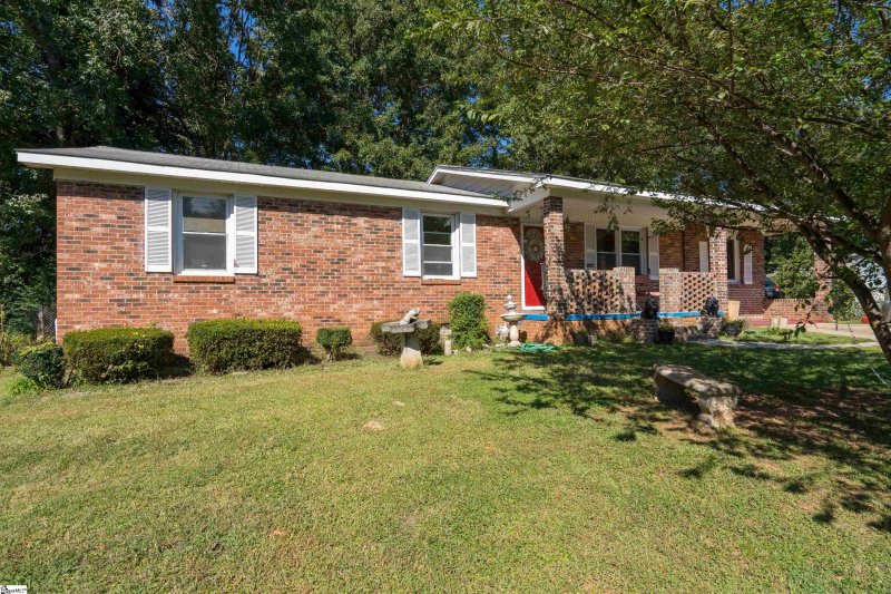 Property image 2 at 226 Bluff Drive, Greenville, SC 29605