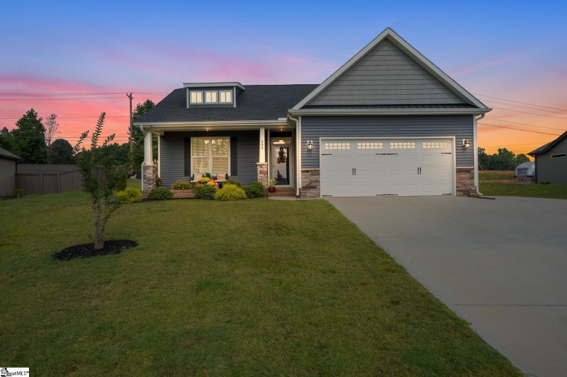 Property image 2 at 502 Bridlecrest Lane, Greer, SC 29651