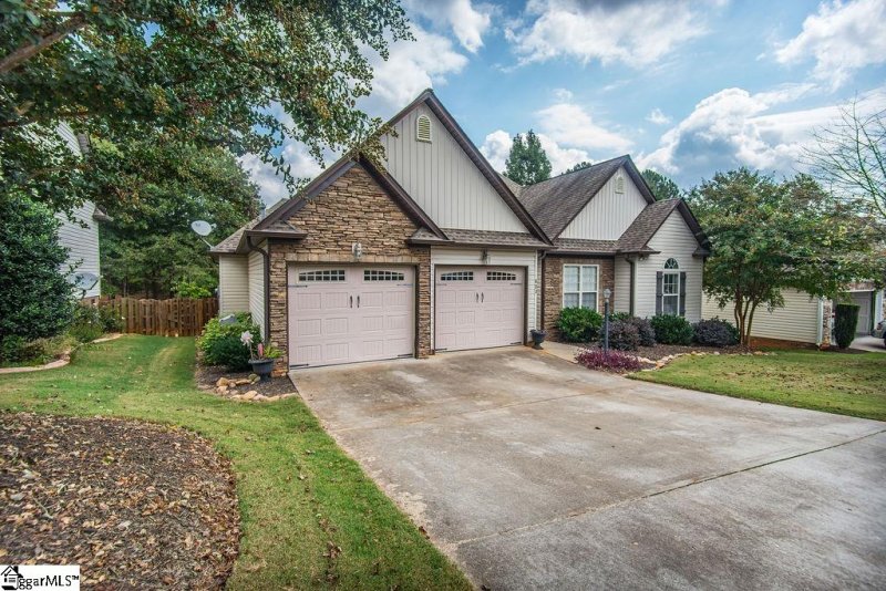 Property image 2 at 623 Secretariat Drive, Boiling Springs, SC 29316