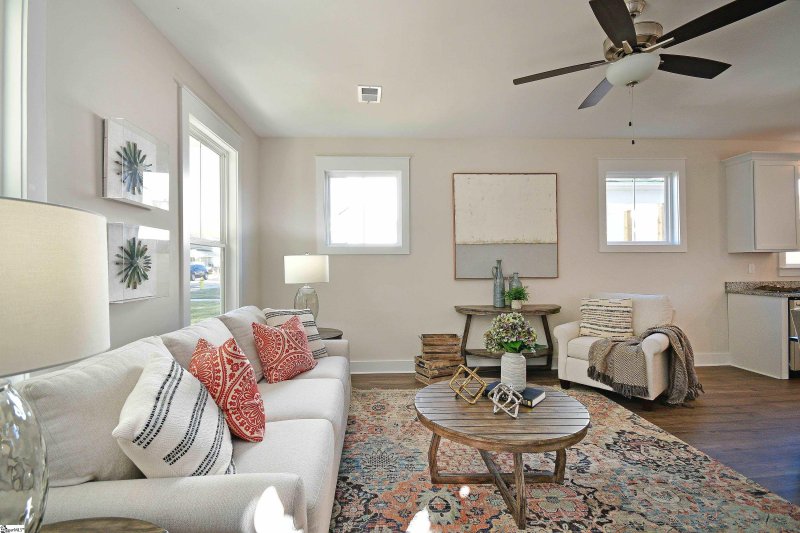 Property image 2 at 16 Arrington Avenue, Greenville, SC 29617