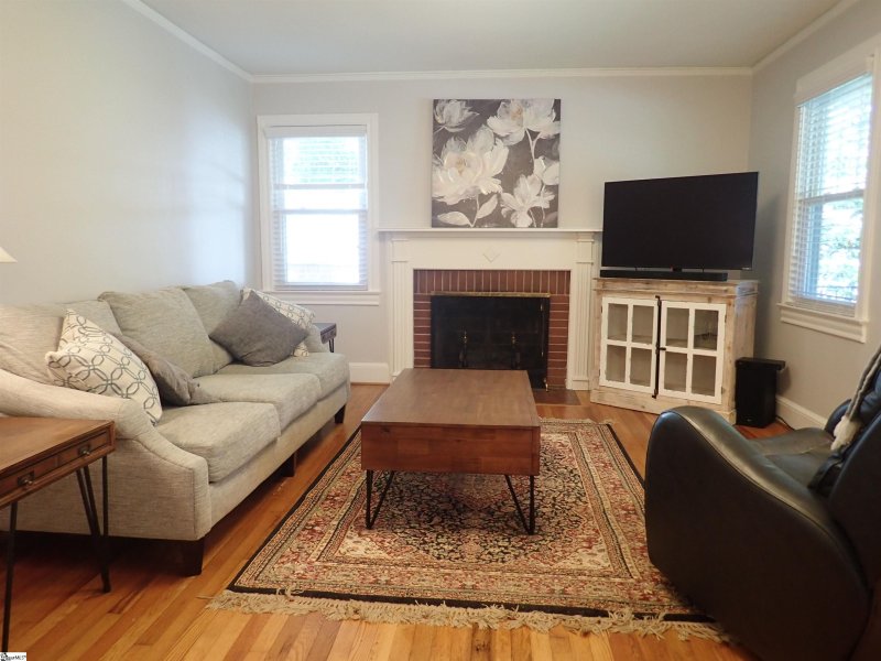 Property image 2 at 12 Carolina Avenue, Greenville, SC 29607