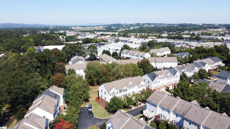 Property image 5 at 817 Giverny Court, Greenville, SC 29607