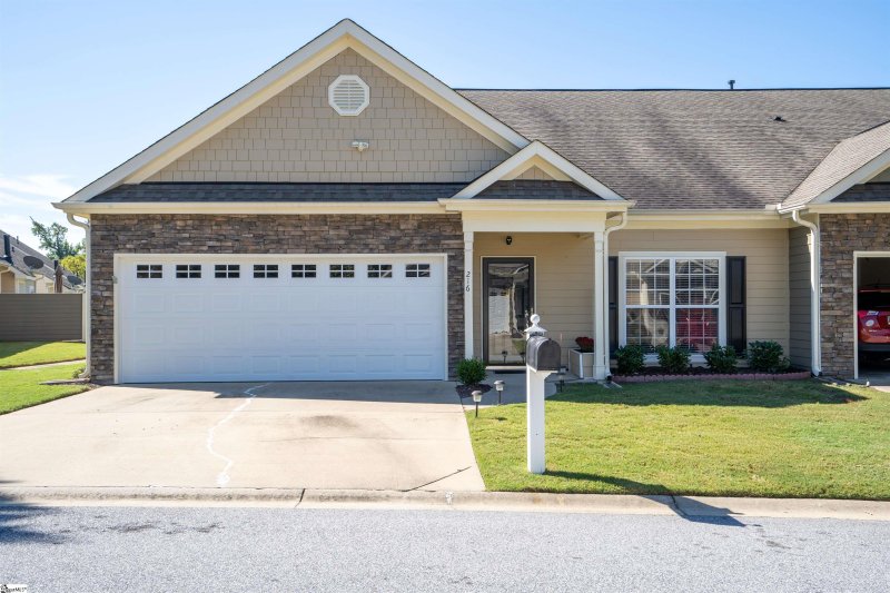 Property image 5 at 216 Louisville Drive, Greenville, SC 29607