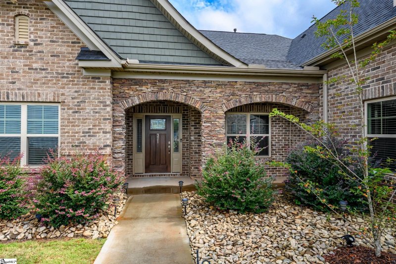 Property image 2 at 321 Crestgate Way, Easley, SC 29642