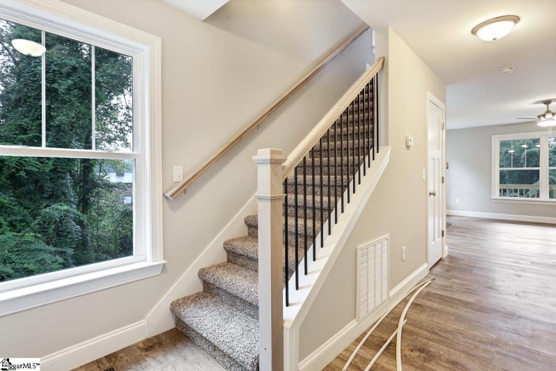 Property image 4 at 10 Squirrel Hollow Court, Greer, SC 29651