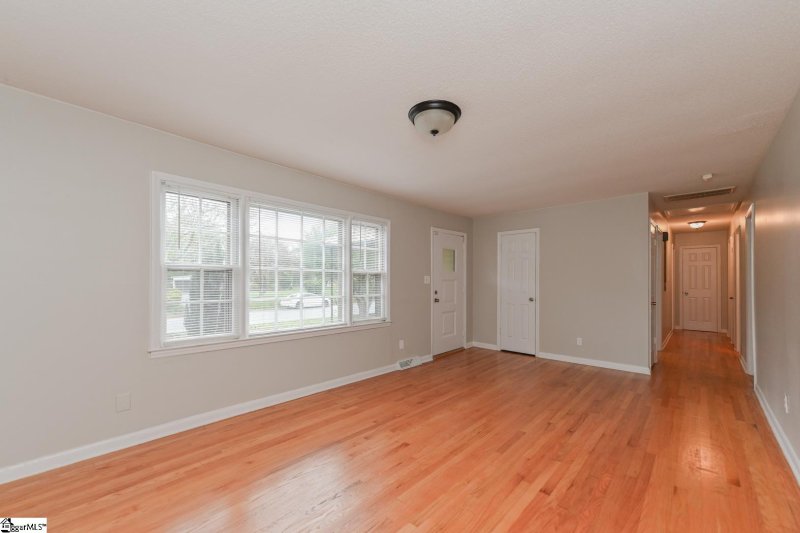 Property image 3 at 227 Willow Oaks Drive, Spartanburg, SC 29301-2046