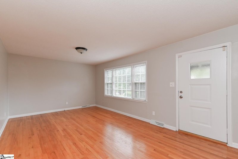 Property image 4 at 227 Willow Oaks Drive, Spartanburg, SC 29301-2046