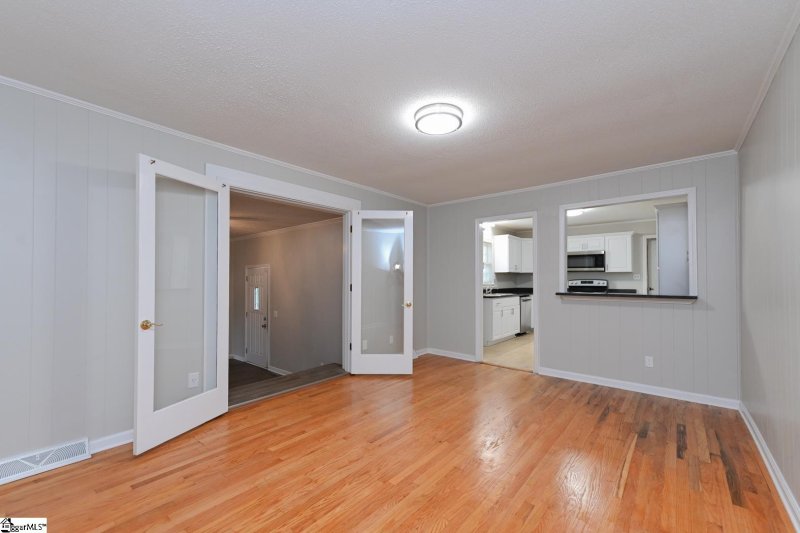 Property image 5 at 227 Willow Oaks Drive, Spartanburg, SC 29301-2046