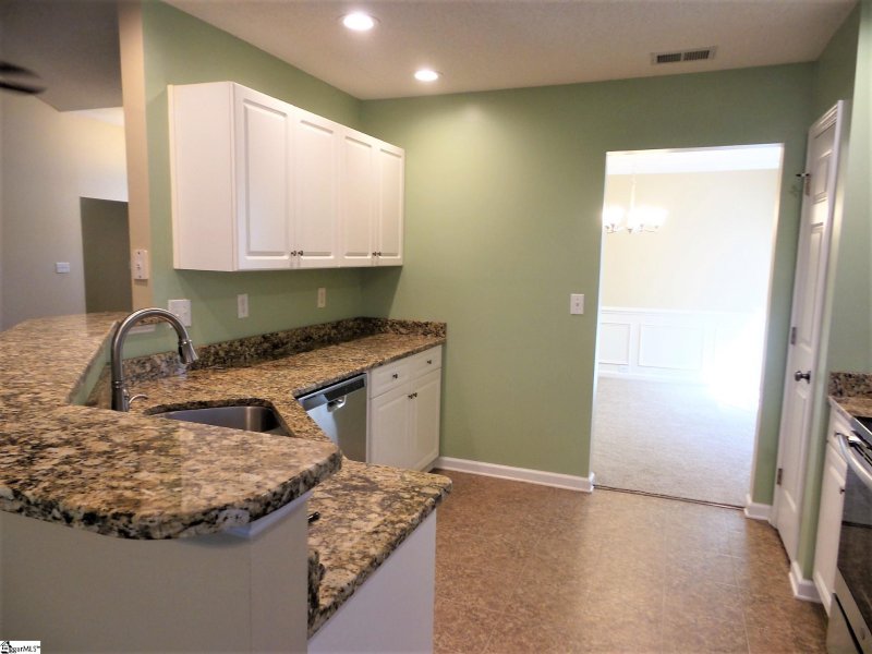 Property image 3 at 534 E Abington Way, Spartanburg, SC 29301