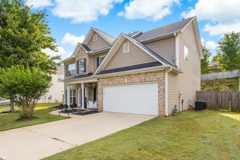 Property image 2 at 15 Echo Valley Drive, Taylors, SC 29687