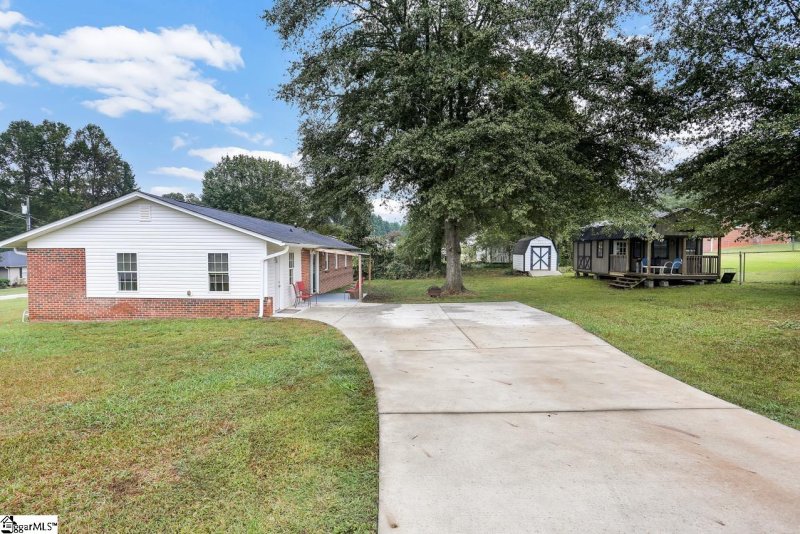 Property image 5 at 119 Iris Drive, Easley, SC 29642-2223