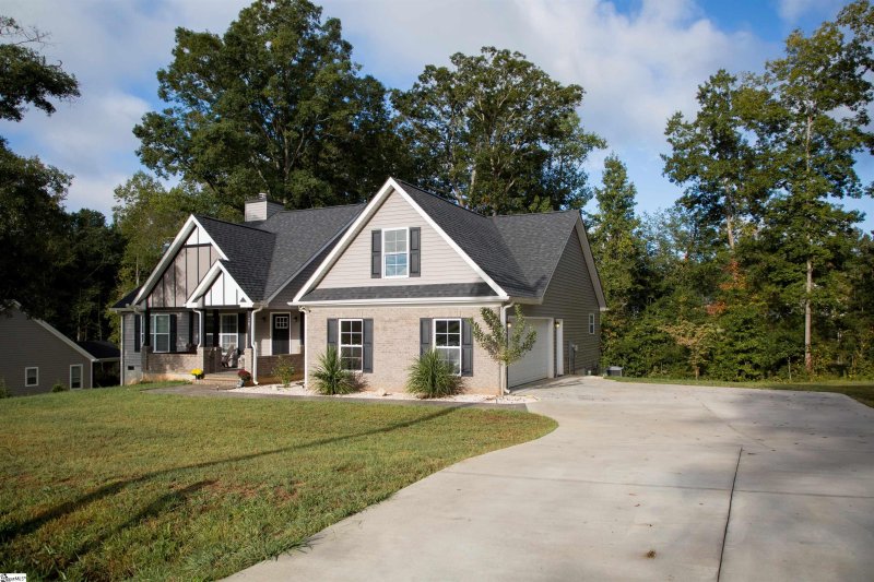 Property image 2 at 367 Old Asheville Highway, Campobello, SC 29322