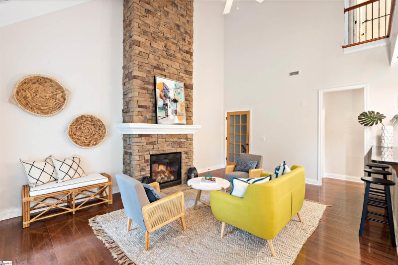 Property image 2 at 20 Edge Court, Greenville, SC 29609