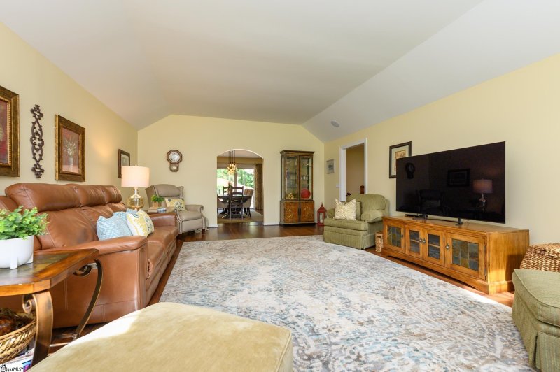 Property image 5 at 307 Ledgewood Way, Greenville, SC 29609